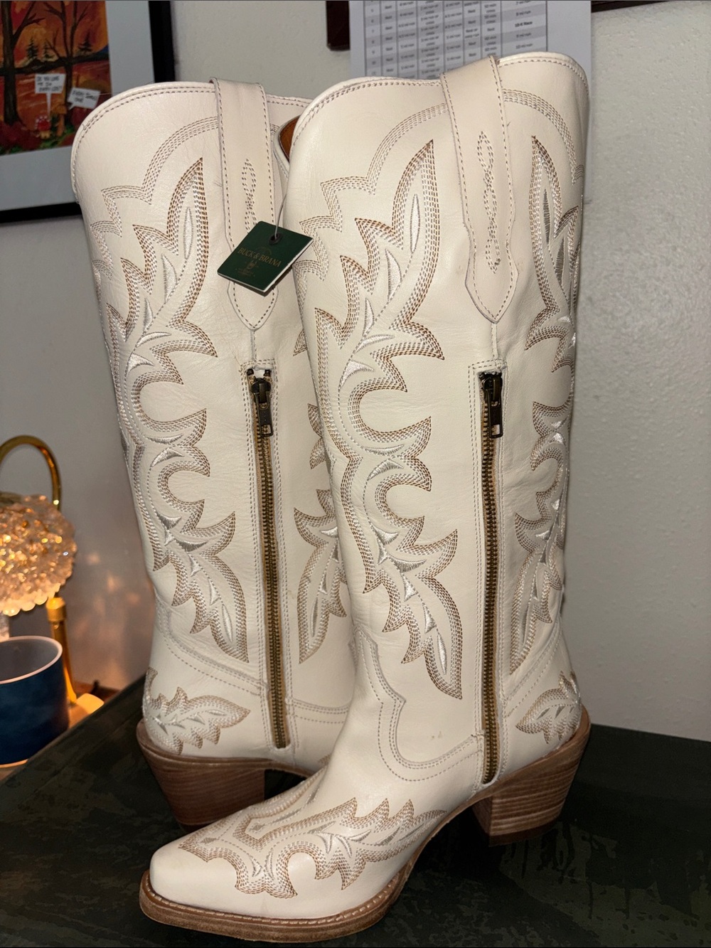 Buck & Brana cowboy boots in Ivory - Classic Stitch Detail